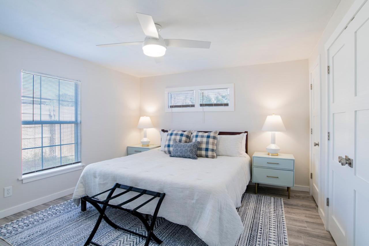 House In Mobile Newly Renovated! Quiet & Centrally Located! Exterior photo