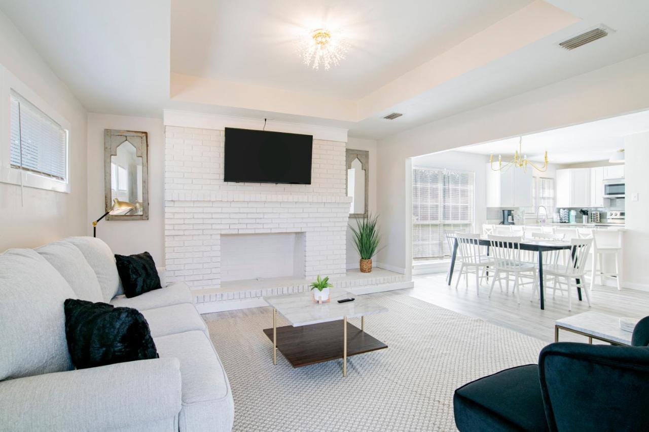House In Mobile Newly Renovated! Quiet & Centrally Located! Exterior photo