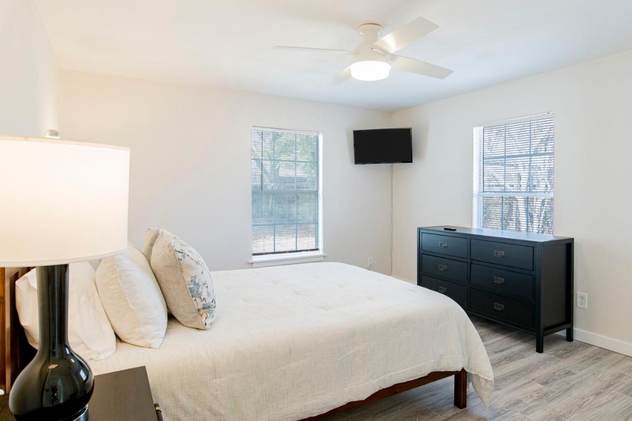 House In Mobile Newly Renovated! Quiet & Centrally Located! Exterior photo